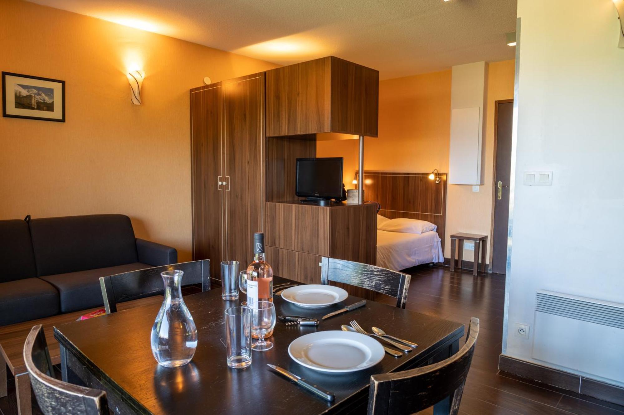 ז'וסייר Residence Chateau Des Magnans By Nevesol מראה חיצוני תמונה